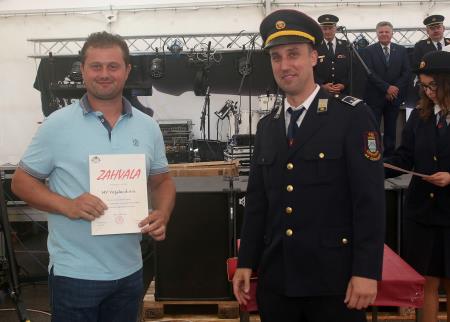 PREVZEM AVTOCISTERNE PGD UNEC 26 FOTO LJUBO VUKELIČ